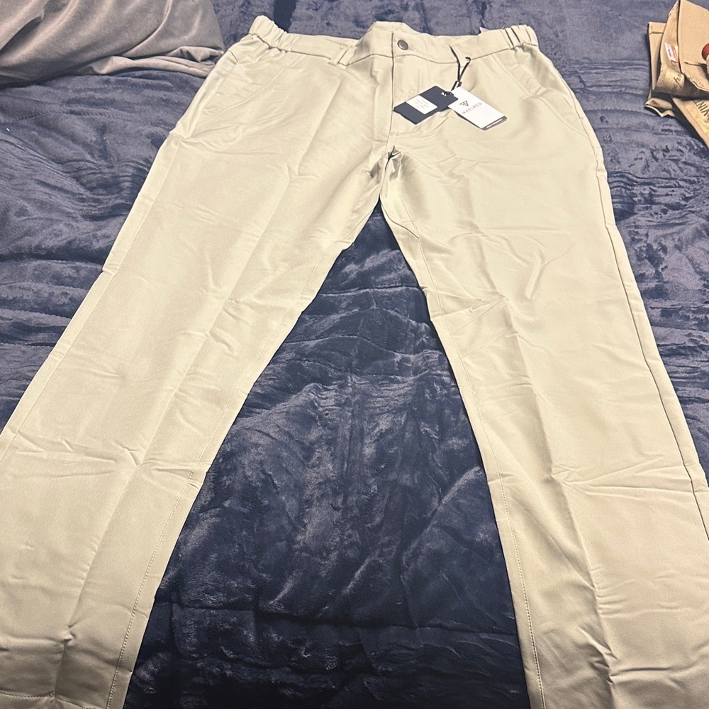 Classic Men's Khaki Chinos